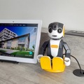 ロボホンがホテルの業務基幹システムPMSと連携　業務効率化やゲスト満足度向上への有効性を検証する実証実験に参画