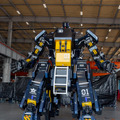 全高4.5mの搭乗できる変形ロボット「アーカックス」を公開　SFやアニメが現実に！まずは限定5台で販売開始　ツバメインダストリ