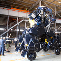 全高4.5mの搭乗できる変形ロボット「アーカックス」を公開　SFやアニメが現実に！まずは限定5台で販売開始　ツバメインダストリ