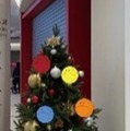 ダイバーシティ東京で「GUNDAM Christmas」を開催 「ハロ」で飾られた約6ｍの巨大クリスマスツリーが登場　ガンダムくじも