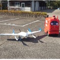 ドローンと配送ロボットで医薬品配送の実証実験　NTTコムや和歌山県らが、大規模災害発生時のラストワンマイル運搬を検証
