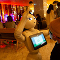 夜は「クラブ・ザ・ペッパー」に変身!ロボット、和食、DJ、音楽、ダンスが融合したエンタメ空間がオープン