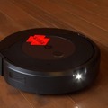 神田明神の年末の煤納めを10台のルンバがお手伝い 上で払って床に落ちた煤をロボット掃除機が吸引する連携作業