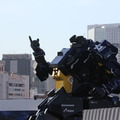 搭乗型ロボット「アーカックス」が走行デモを初披露、４足歩行ライド「SR-02」に「ねこずきん」搭乗！動くガンダムGFY横浜に大集結の日