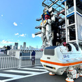 搭乗型ロボット「アーカックス」が走行デモを初披露、４足歩行ライド「SR-02」に「ねこずきん」搭乗！動くガンダムGFY横浜に大集結の日