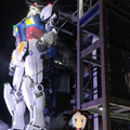 搭乗型ロボット「アーカックス」が走行デモを初披露、４足歩行ライド「SR-02」に「ねこずきん」搭乗！動くガンダムGFY横浜に大集結の日