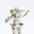 ウルトラセブンとロボット怪獣キングジョー/ウィンダムがモチーフのメタル(金属製)ペーパーウェイトを受注販売　キャラクターベースおきた