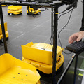 日本通運が都市型倉庫に「t-Sort」を導入　商品を搬送して自動仕分けする小型の無人搬送車(AGV)　プラスオートメーション