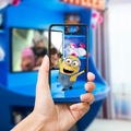 キミにもミニオンのゴーグルが!? USJとのコラボレールームにミニオンが現れるARフィルター登場　滞在のエンタメにXRを活用