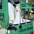 Uber Eatsが自律走行ロボットでデリバリーサービスを3月中に東京都内の一部地域で開始へ　三菱電機、Cartkenと提携
