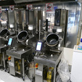 香港 ヘスティアロボティクスの自動調理ロボット、「SMART中華 赤坂前」の厨房で活躍中