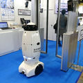 現金決済端末搭載の猫ロボや店内搬送ロボ、防水対応の移乗介護ロボやChatGPT搭載Pepper　最新小売＆介護ロボ事情