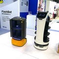 現金決済端末搭載の猫ロボや店内搬送ロボ、防水対応の移乗介護ロボやChatGPT搭載Pepper　最新小売＆介護ロボ事情