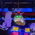 横浜の動くガンダム、アムロのセリフでお別れを告げる　最後の起動実験を花火とドローンショーで飾った「GFYグランドフィナーレ」