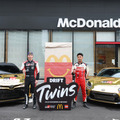 【動画】トヨタGRとマクドナルドがドリフトとドローンで鮮烈コラボ　ロバンペラとケングシ両選手が1000台のドローンと共演