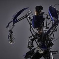 ロボットを装着して戦う新感覚スポーツ「RFIGHT ロボットファイト」対戦型アトラクションがオープン