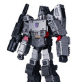 トランスフォーマー作品の破壊大帝「フラッグシップメガトロン」発表　ロボットから戦車に完全自動変形する高性能ロボットトイ