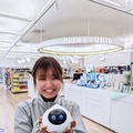 スギ薬局のDX体験型店舗「SUGI+ 羽田イノベーションシティ店」で会話AIロボット「Romi」の展示を開始