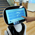 来庁者を自走型AI案内ロボット「Timo」が目的地まで案内　窓口業務を省人化・自動化する実証実験　職員の業務効率改善の効果を確認