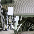 PayPayドーム内の通信基地局をソフトバンクが公開 立入禁止の基地局エリアを見学、ドーム球場の利点と課題 ミリ波の現状を聞く
