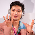 NTT オープンイヤー型なのに音漏れを抑制 音楽を聴きながら会話もできる耳スピ新製品「nwm ONE」 磯村勇斗さんが体験した感想は・・