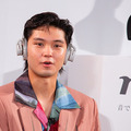 NTT オープンイヤー型なのに音漏れを抑制 音楽を聴きながら会話もできる耳スピ新製品「nwm ONE」 磯村勇斗さんが体験した感想は・・