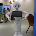 PEPPERとも記念撮影