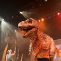 体験型リアル恐竜ショー「恐竜パーク」開幕　公開ゲネプロに、スペシャルアンバサダーの流れ星☆が登場