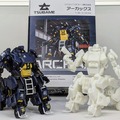 身長4mの搭乗型巨大ロボット『アーカックス』の1/35プラモデルが登場　実機同様に頭・腕・腰・ハッチが可動