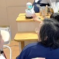 高齢者施設で分身ロボット「OriHime」の操作や会話の実証実験を開始　高齢者が操作、遠隔社会参加の可能性と効果を検証