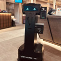 U-NEXT フロントサービスロボット『ClerkBot』をスーパーホテルで実証実験開始　移動しながらチェックイン対応・多言語で案内