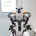 【動画】Thinkerが近接覚センサーのデモを公開　人型ロボットが「手探り」でネジを掴んでビニール袋に挿入　Japan Robot Week 2024