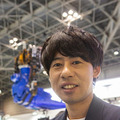 ヒューマノイドや巨大な汎用人型重機、自動搬送ロボ、犬型軍用ロボなど多数展示　GMO AIRのビジョンや狙いを内田社長に聞く