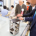 現代科学でビーム・サーベルは実現できる？ハロが乗った多脚型ロボットの操縦体験、横浜ガンダムの手でジャンケン「GUNDAM NEXT FUTURE SCIENCE展」内覧会レポート