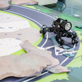 現代科学でビーム・サーベルは実現できる？ハロが乗った多脚型ロボットの操縦体験、横浜ガンダムの手でジャンケン「GUNDAM NEXT FUTURE SCIENCE展」内覧会レポート