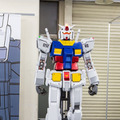 現代科学でビーム・サーベルは実現できる？ハロが乗った多脚型ロボットの操縦体験、横浜ガンダムの手でジャンケン「GUNDAM NEXT FUTURE SCIENCE展」内覧会レポート