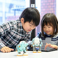 リビングロボット「あるくメカトロウィーゴ」が最新のIoTスマートシステムと連携 「Japan IT Week 秋 2024」に出展