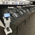 JALスカイミュージアムに自律走行するAI案内ロボット「temi」を導入　多言語で施設案内と展示説明の実証実験