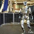 ボストンダイナミクスのヒューマノイド新「Atlas」が自律動作で作業する動画を公開