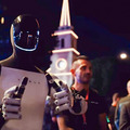 テスラが描くロボタクシーとヒューマノイドがある未来 「We,Robot」参加者が体験　イベントのカット編集動画を公開