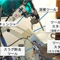 鹿島「作業の半分をロボットで自動化めざす」柱一本を全自動で溶接できる新型のマニピュレータ型の溶接ロボットを現場に導入開始