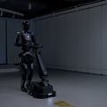 PUDU初の二足歩行型ヒューマノイドロボット「PUDU D9」発表 「人間として生まれる」コアデザインの詳細を公開