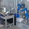 ワコールがメルトブロー法で立体物を作る新技術「Melooop」を独自開発　ロボットアームの軌道コントロール、かたちや厚み伸度を調整