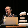 ロボットと人が共同構成する「場」と「物語」　「弱いロボット展」トークセッションから