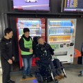 「トヨタイムズ」がコボリンの姿勢変換機能つきロボット電動車いす「ハイネル」を紹介　実証実験の様子を特集