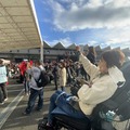 「トヨタイムズ」がコボリンの姿勢変換機能つきロボット電動車いす「ハイネル」を紹介　実証実験の様子を特集