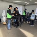 「トヨタイムズ」がコボリンの姿勢変換機能つきロボット電動車いす「ハイネル」を紹介　実証実験の様子を特集