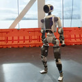 ボストン・ダイナミクスのヒューマノイド「歩く、走る、這う、側転もできる」リアルな動きをモーションキャプチャーで強化学習