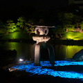 日本庭園で幻想的な光と音のライトアップを楽しむ「旧芝離宮夜会 ひかりめぐる庭」体験レポート　5月25日まで開催