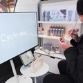 TIS、次世代の自動運転モビリティ社会を見据えて、無人の車内でPR効果やAI接客成果の実証実験　脳波測定も導入